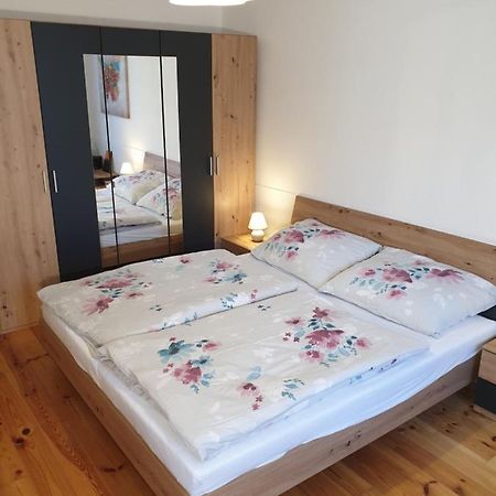 Apartman Central, Self Check In 24 H, Free Parking Besztercebánya Kültér fotó