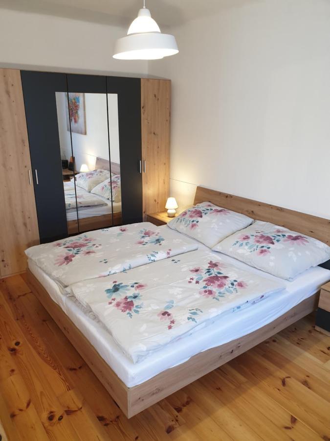 Apartman Central, Self Check In 24 H, Free Parking Besztercebánya Kültér fotó